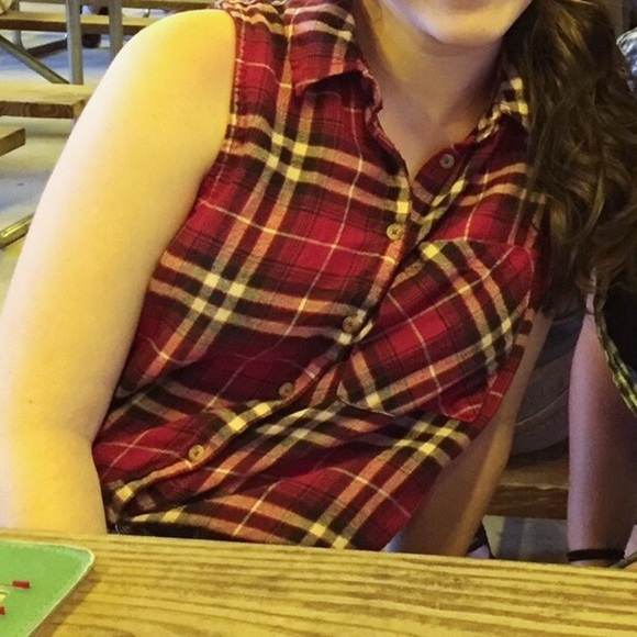 Flannel Button Up Vest - Picture 4 of 4